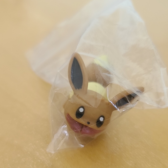 Pokémon Eevee Cable Protector - Picture 5 of 6